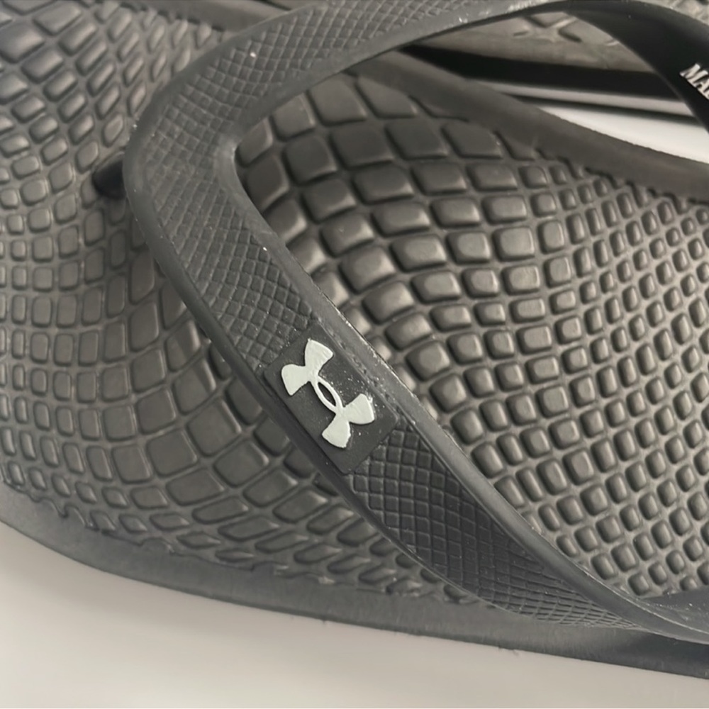 Men’s Under Armour Flip flops M 12 13 - Picture 2 of 6